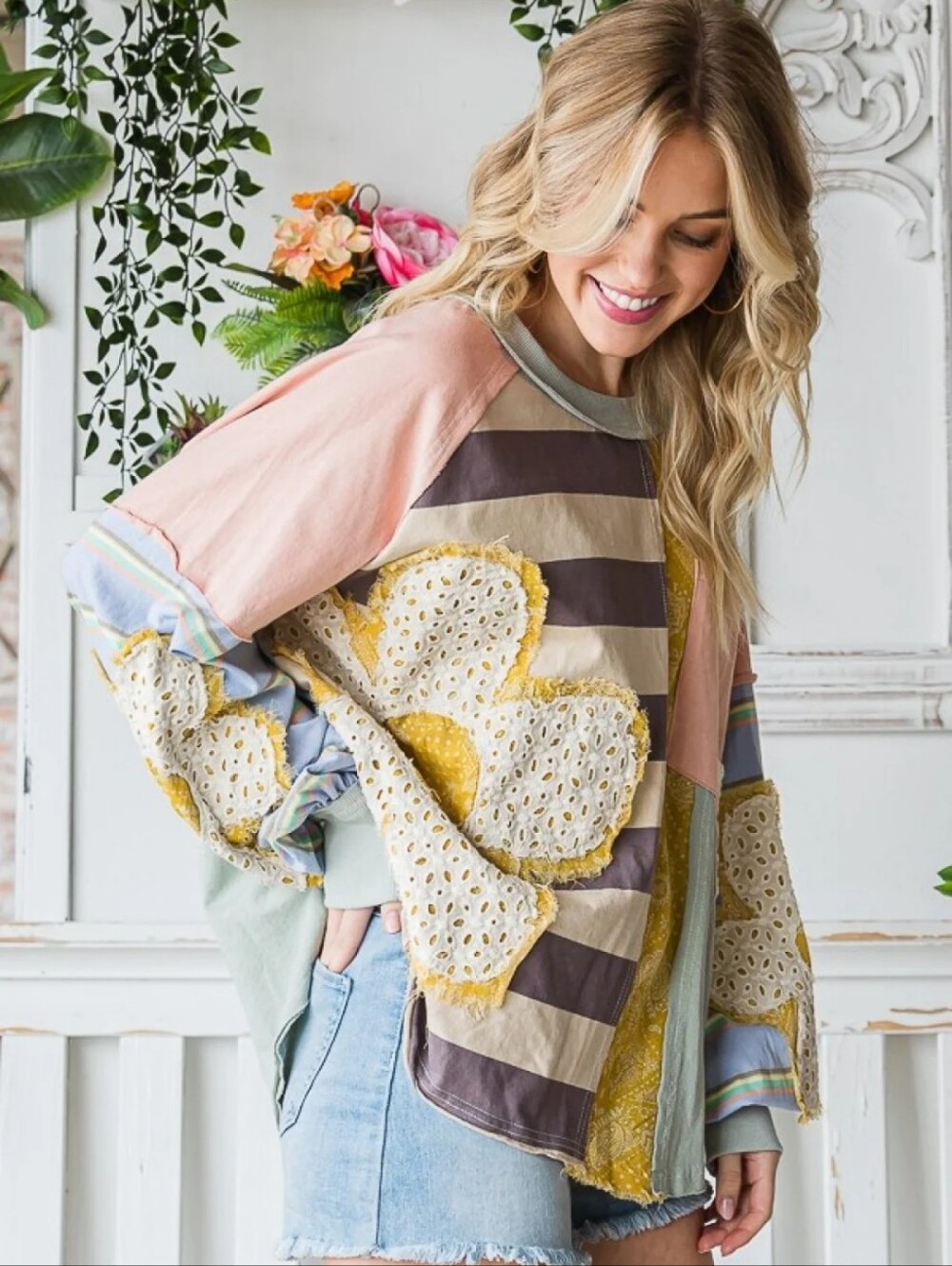 Everyday Chic Patchwork Floral Eyelet Mixed Media Boho Top Small - Picture 3 of 11